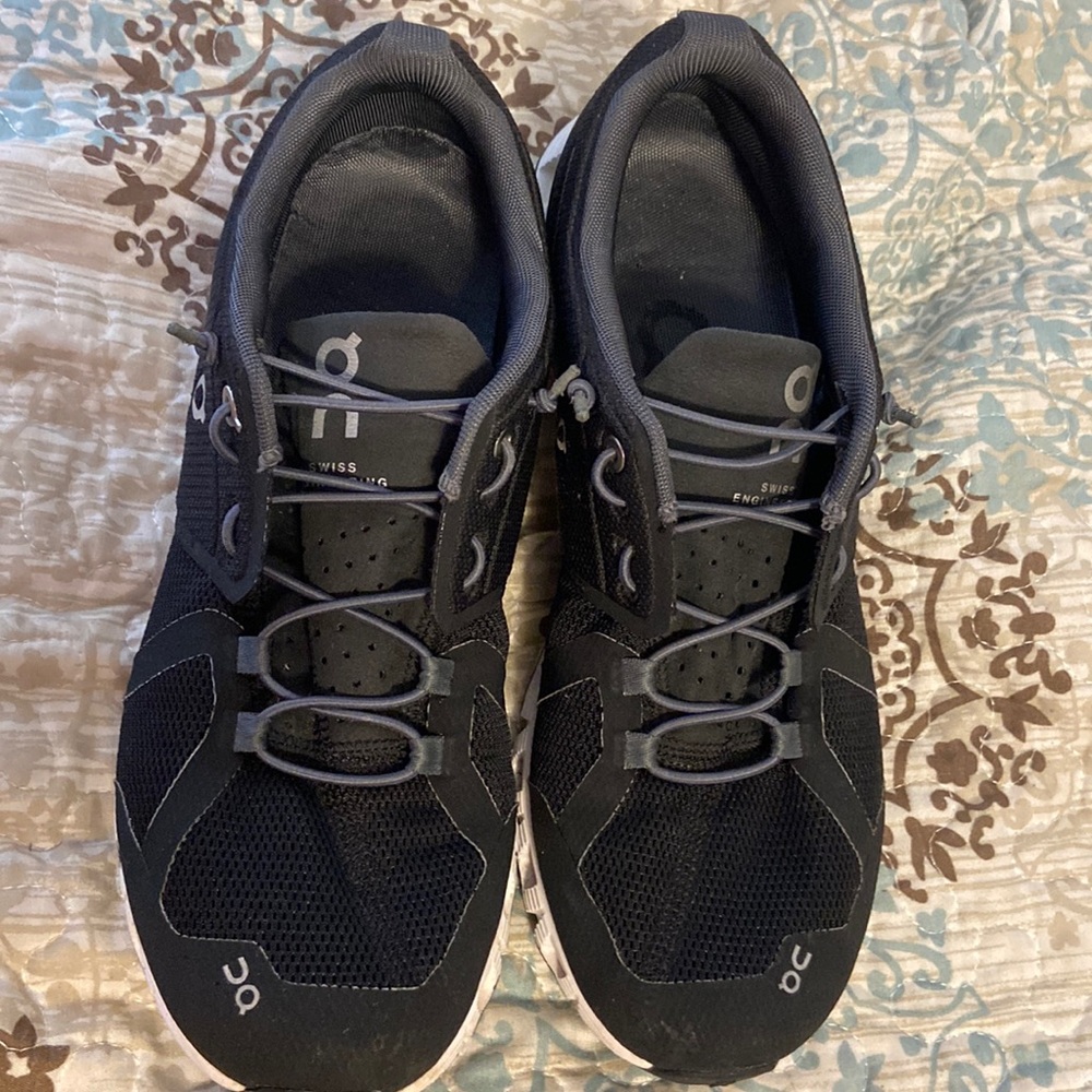 OC on clouds woman’s size 8